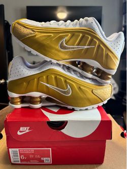 Nike Shox “Gold” size 6Y/7.5 W