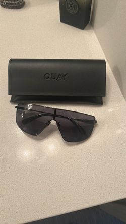Quay Entrourage sunglasses