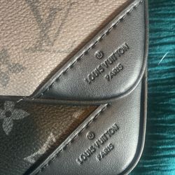 Reverse Monogram Messenger Bag(Dust Bag)
