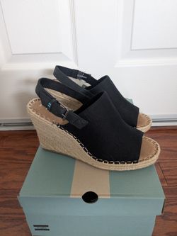 New TOMS black wedge heel, summer women's sandals size 8