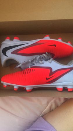 Soccer cleats