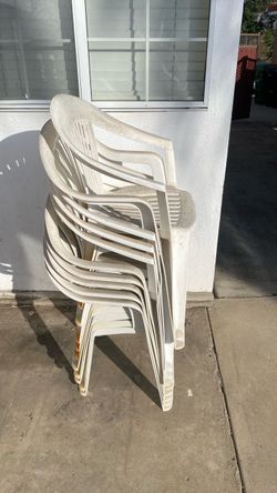 White Plastic Outdoor Patio Chairs – Set of 10
