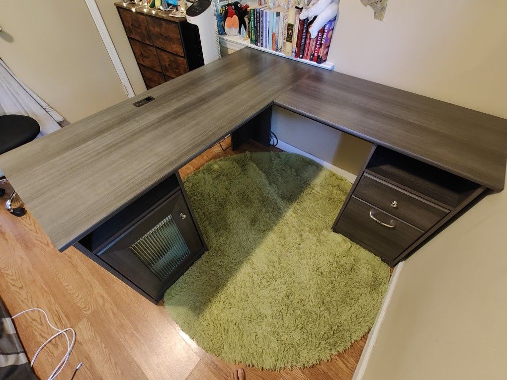 Wayfair Lark Manor L-shaped Executive Desk