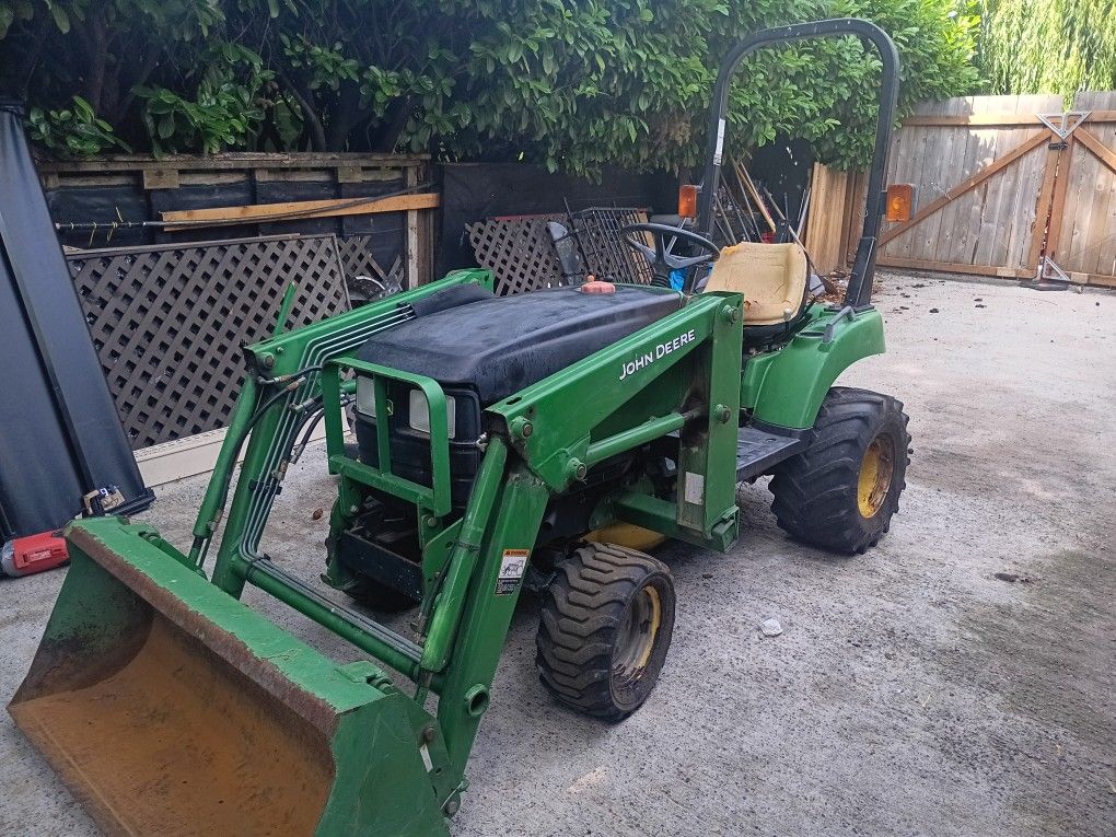 JohN Deer Tractor