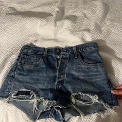 Levi’s 501 Distressed High-Rise Shorts – Size 32