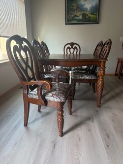 Dining table with 6 chairs