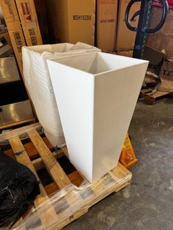 Set of 2 White Planters