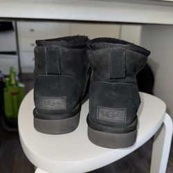 UGG mini boots - size 7 
