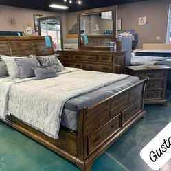 $10 Down or $2176 Cash Vintage Bedroom Set Queen/King Bed Dresser Nightstand Mirror Chest Options Elk Grove 