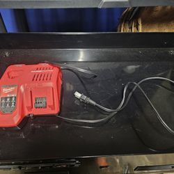 Milwaukee M12 And M18 Rapid Charger