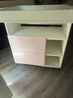 Baby changing table