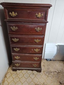 Dresser