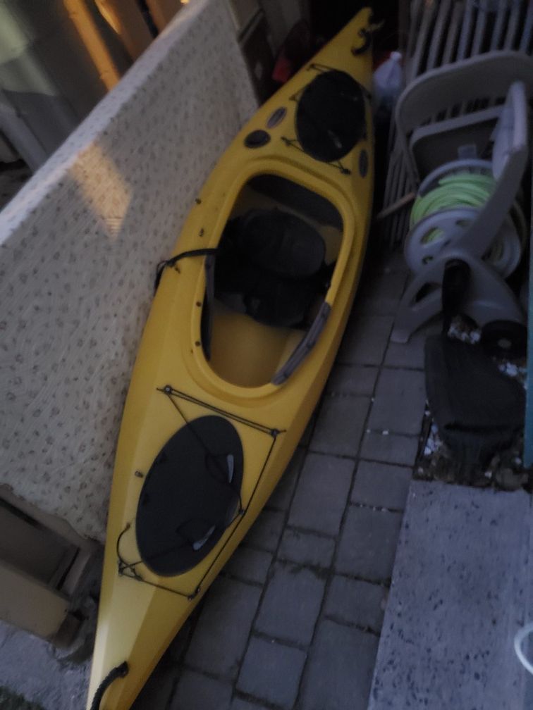 EXCELLENT CONDITION KAYAK