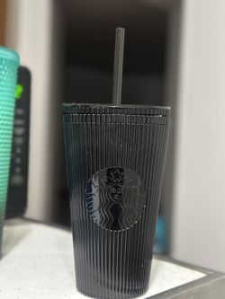 Black grande starbucks cup