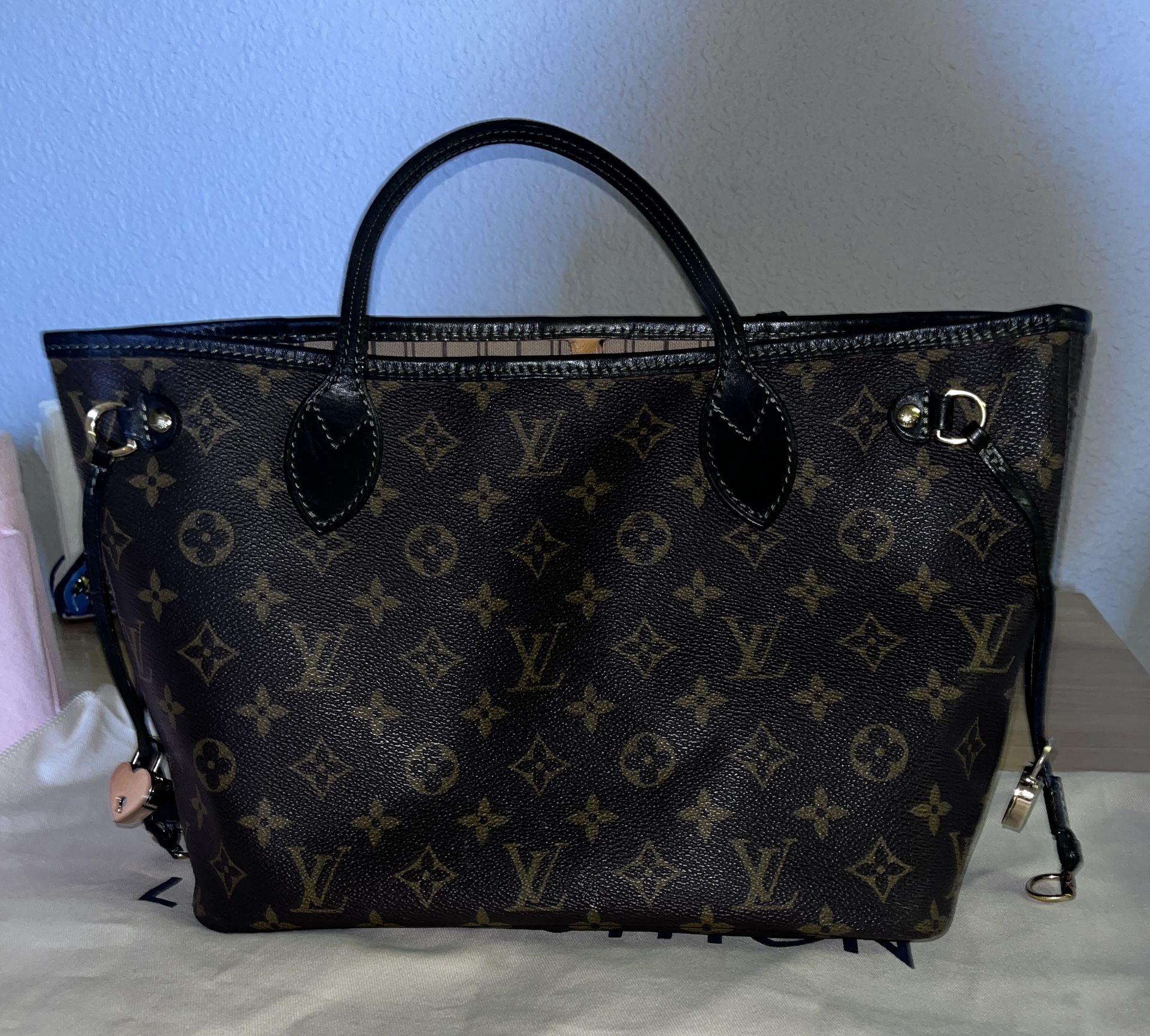 AUTHENTIC  LOUIS VUITTON NEVERFULL PM