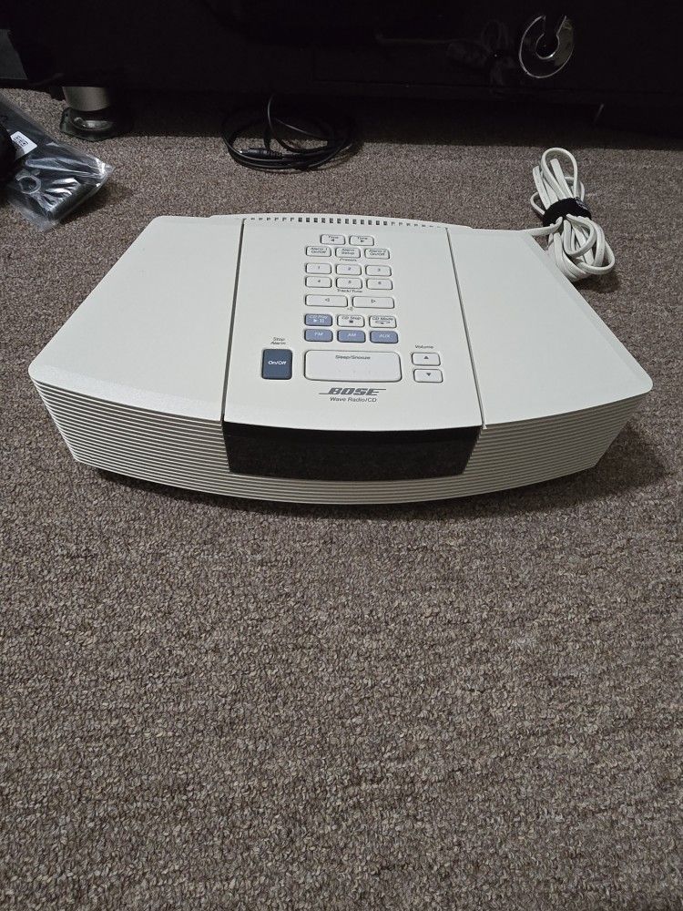 Bose Wave Radio and CD Player AWRC-1P White