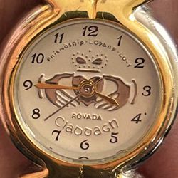 Vintage Rovada Gold And Silver Tone Claddagh  Women 