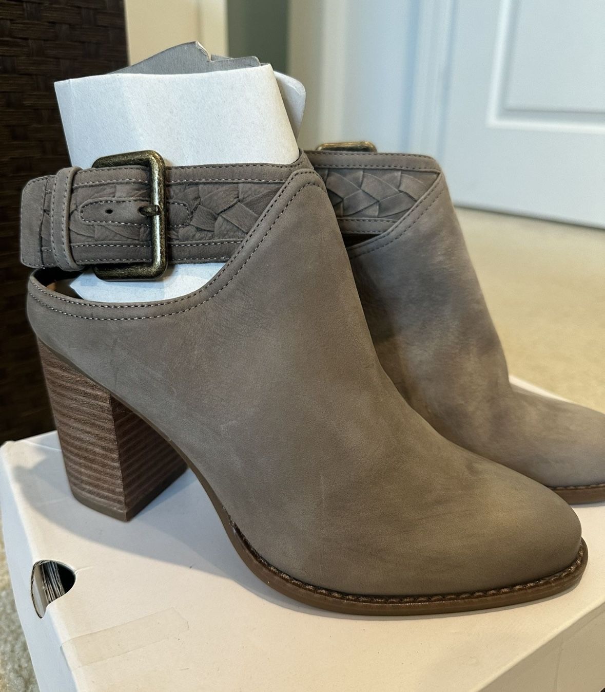 Women’s Chunky Heel Size 7.5