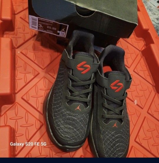 New Big Boy Jordan's Size 3