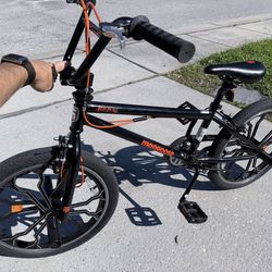 Mongoose Rebel BMX Kids Bike - very nice condition