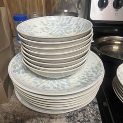 Dinnerware Set