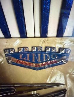 Vintage Lindo Piano Accordion Imperial Costume Built Made in Italy