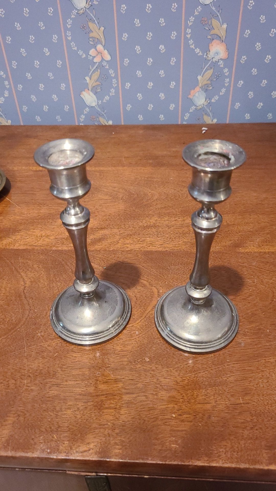 Set of 2 brass candle holders