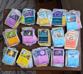 Pokémon TCG More Than 1,110 Card Lot All English.