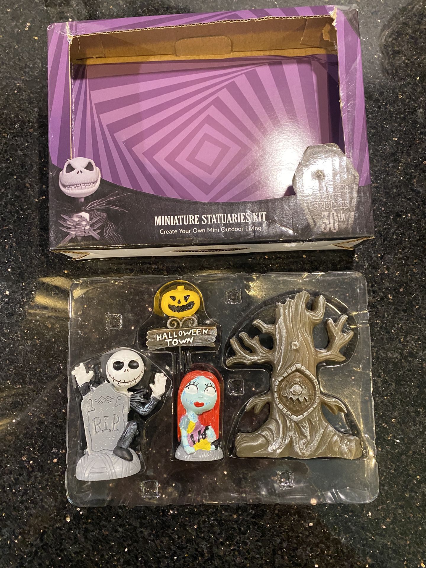 The Nightmare Before Christmas 30th Anniversary Mini Statuaries Kit