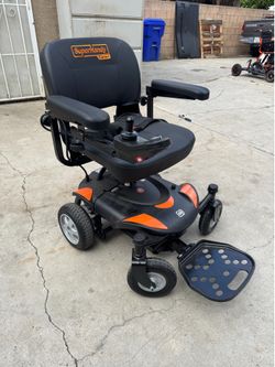 Electric wheelchair