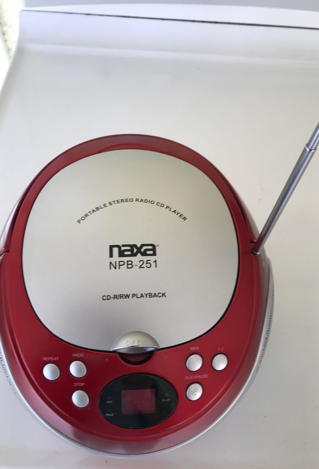 naxa npb-251 CD player with AM/FM. Stereo Radio