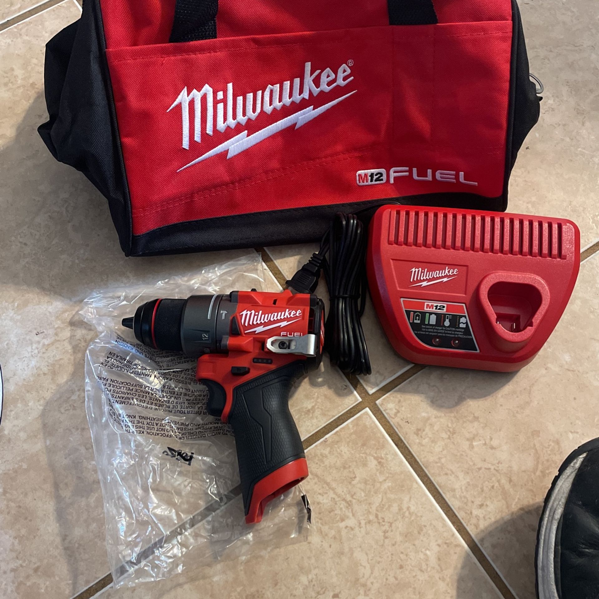 Milwaukee Hammer Drill/Driver 3404-20 12v