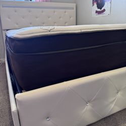 Queen Bed Frame With Mattress 