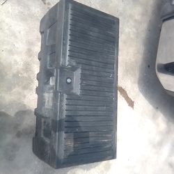 Heavy-Duty Truck Bed Tool Box / Storage Box