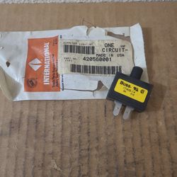International Circuit Breaker Manual 8 Amp