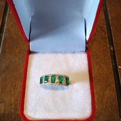 3.50 Ct Emerald And Diamond Ring