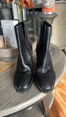 Black boots size8