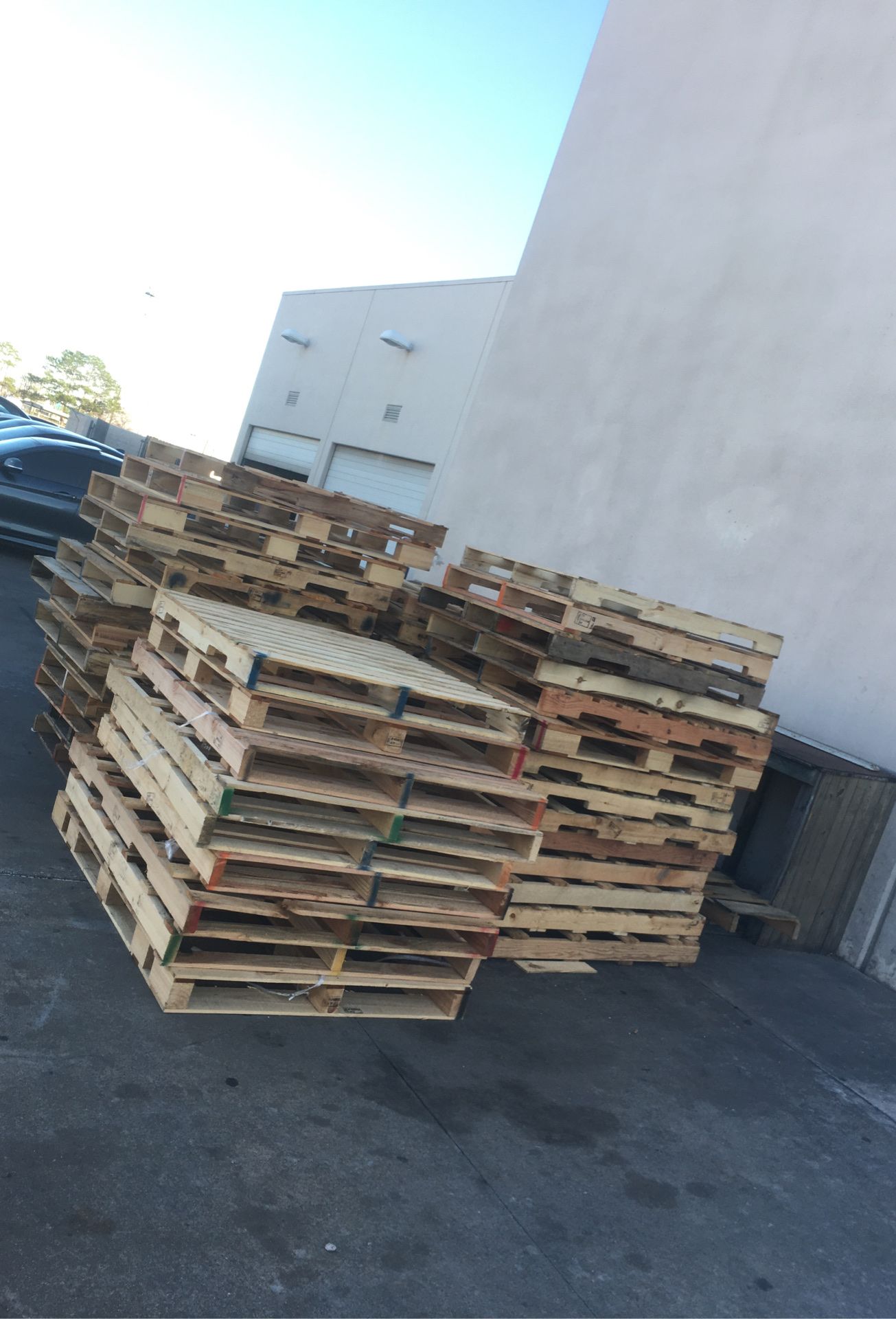 Free Pallets Must Pick Up!! for Sale in Houston, TX OfferUp
