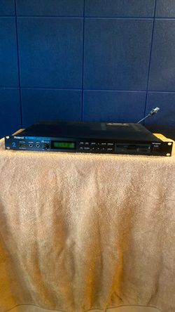 Roland S-330 Digital Sampler Rack Unit
