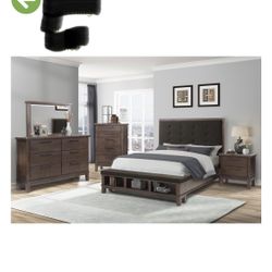 New King Size 5 Piece Bedroom Set . Plz Read Ad