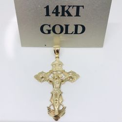 Like New 14K Gold INRI Crucifix