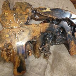 ,27.5" W x. 24"T BEAUTIFUL DRIFTWOOD WALL CLOCK VINTAGE RETRO BURL WOOD
