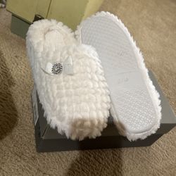 Slippers Size 8