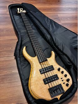 Marcus miller M7 Bass