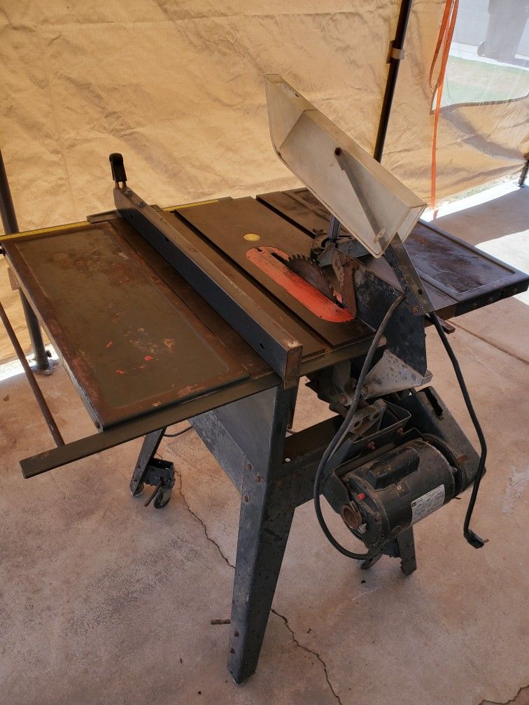 Craftsman 10 In Table Saw, Good Working Condition.