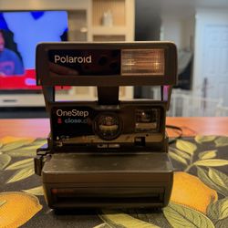 polaroid one step close up