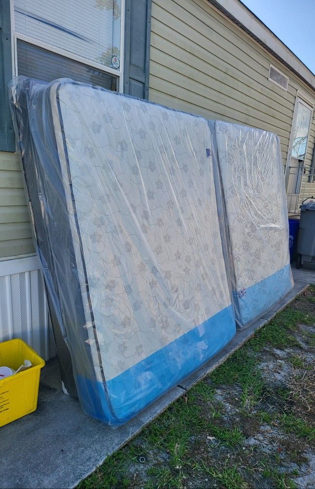 NEW QUEEN PILLOW TOP MATTRESS/ DELIVER AVAILABLE NOW/ HABLAMOS ESPAÑOL/ ENTREGA INMEDIATA