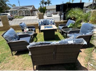 Patio furniture set outdoor new in the box