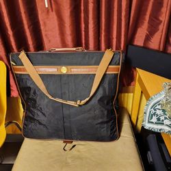 Clean ADOLPHO garment bag