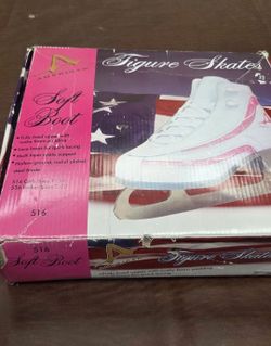 American Athletic Girls Ice Skates in size 3
